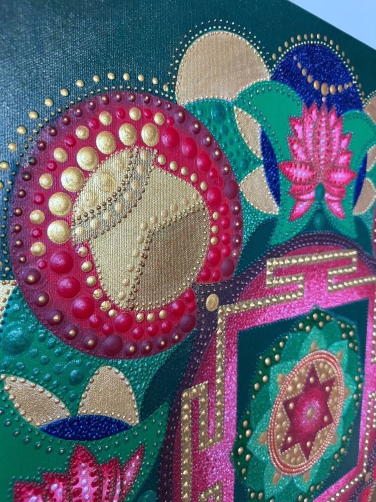 Lakshmi upper composition detail