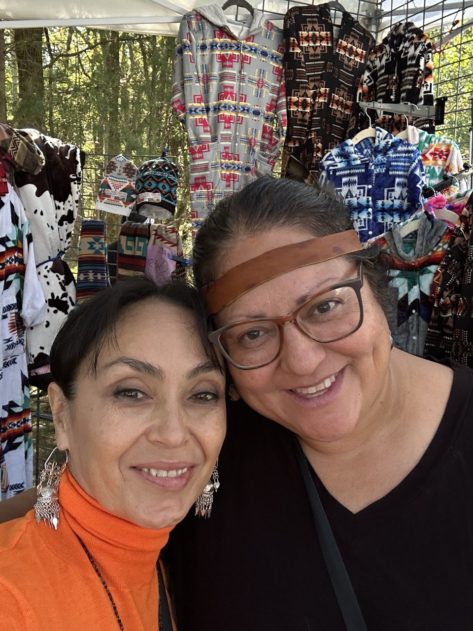 Mohsira во время беседы на Tennessee Indian Education Pow Wow